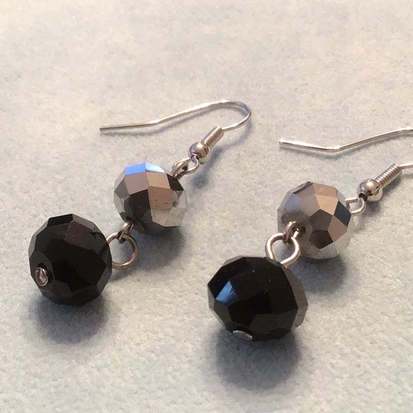 Silver black drop earrings - Picture 2 of 4